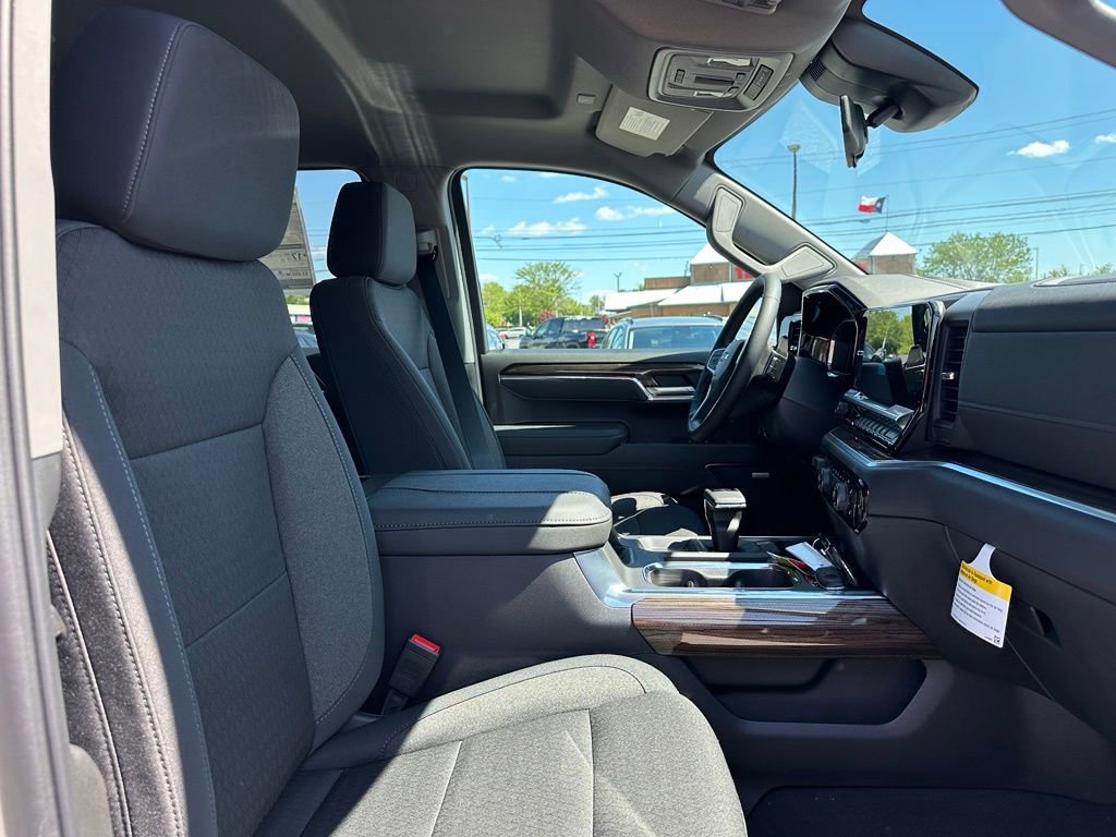 Certified 2026 Chevrolet Silverado 1500 Custom Trail Boss w/ LPO, Dark Essentials Package AWD/4WD image 13