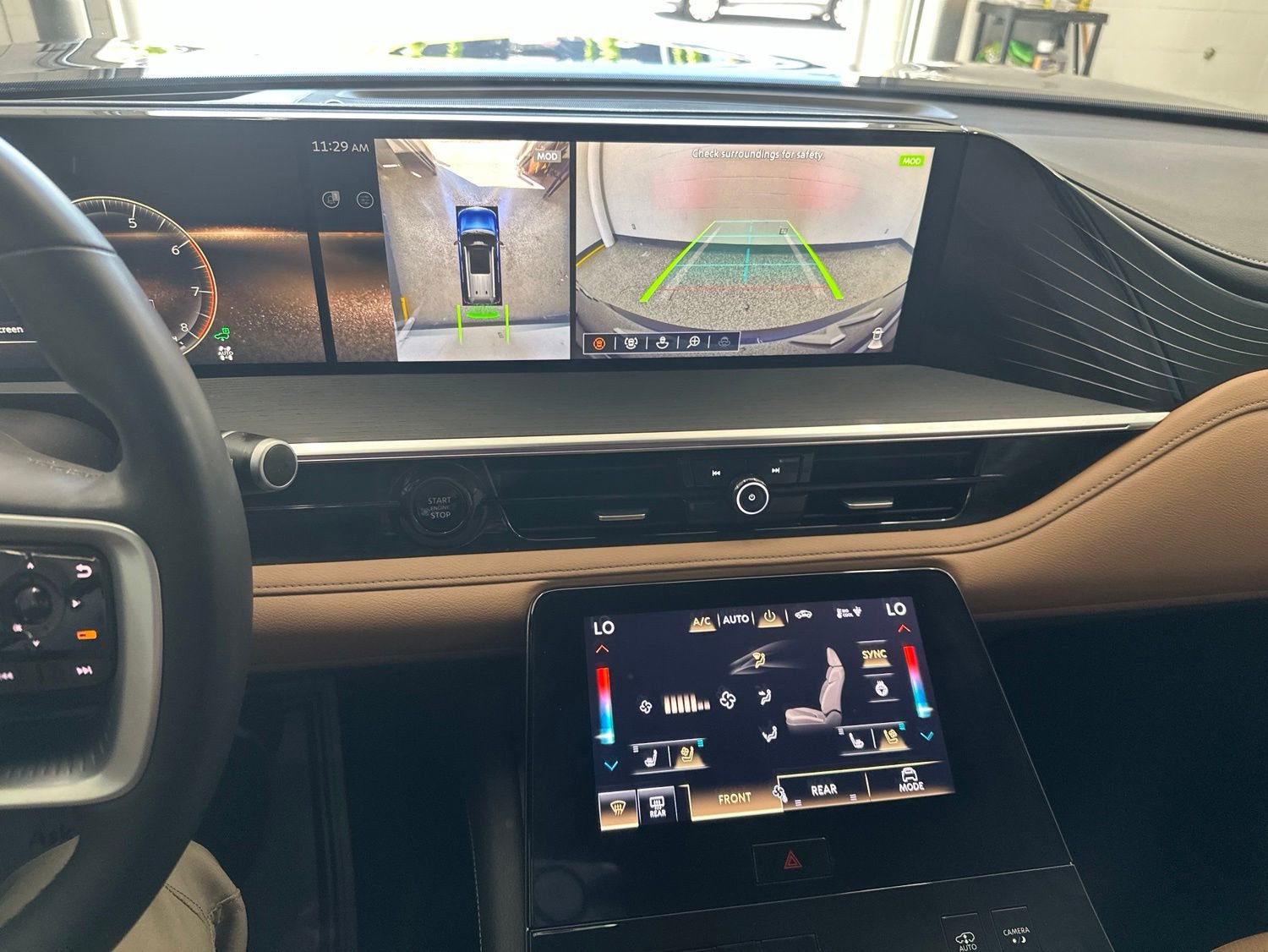 Used 2025 INFINITI QX80 Sensory AWD/4WD image 26