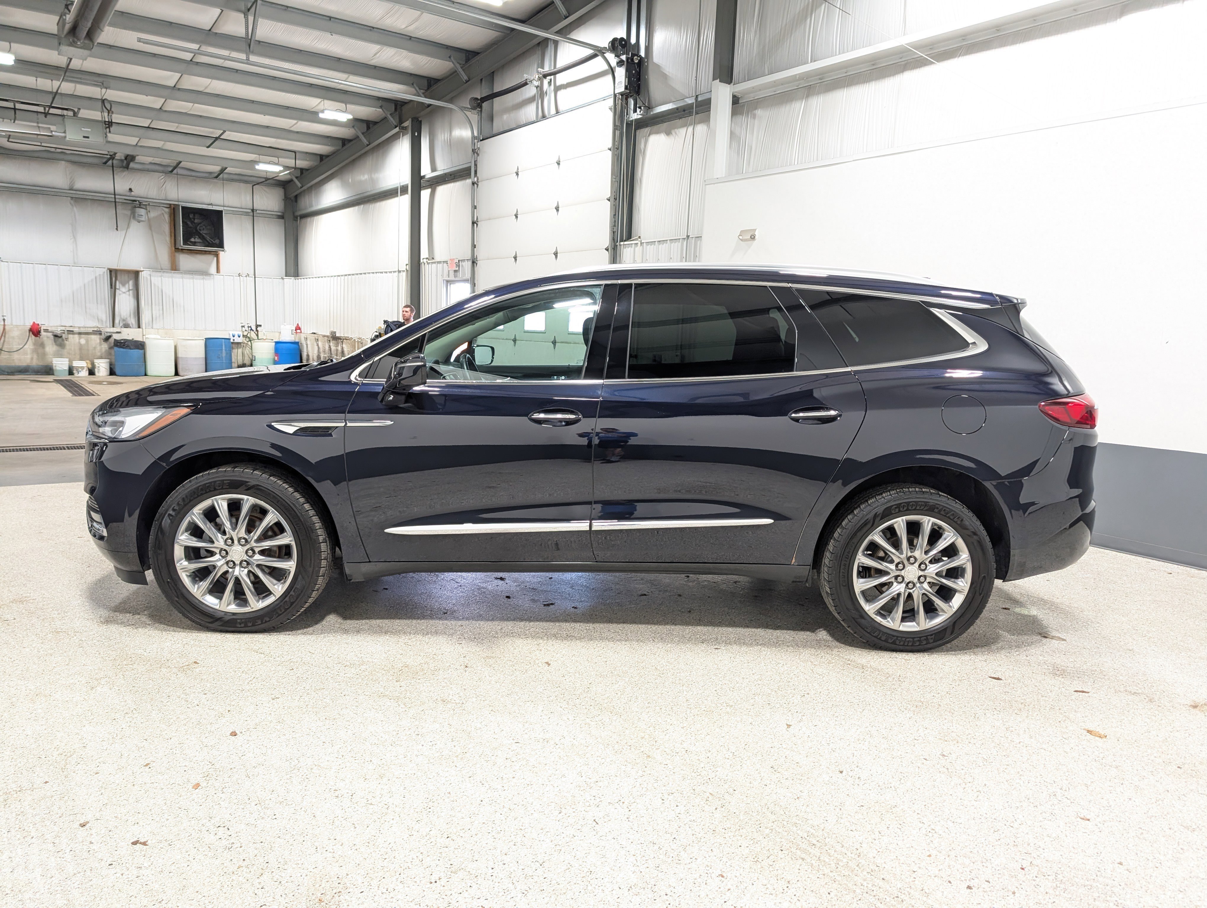 Used 2020 Buick Enclave Premium w/ Sun and Sites Package image 6