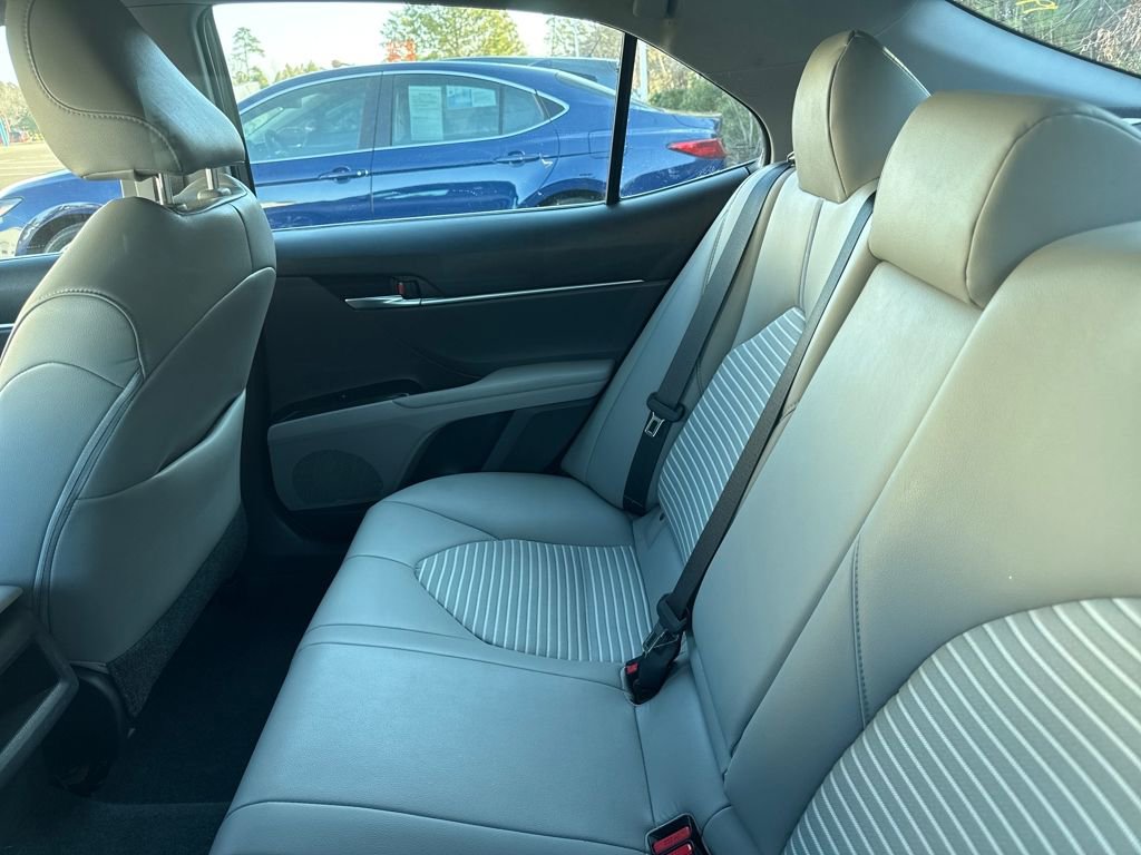 Used 2018 Toyota Camry SE image 18