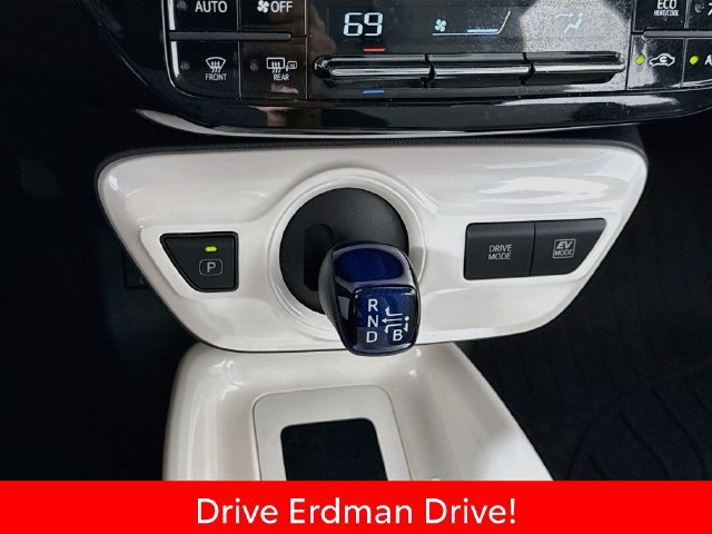 Certified 2016 Toyota Prius Four Touring FWD image 19