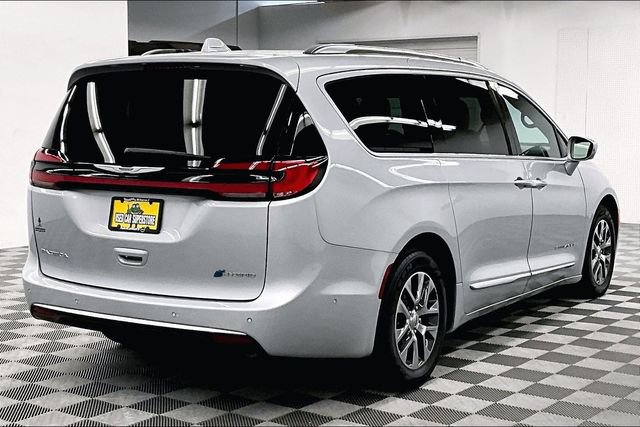 Used 2022 Chrysler Pacifica Pinnacle FWD image 13