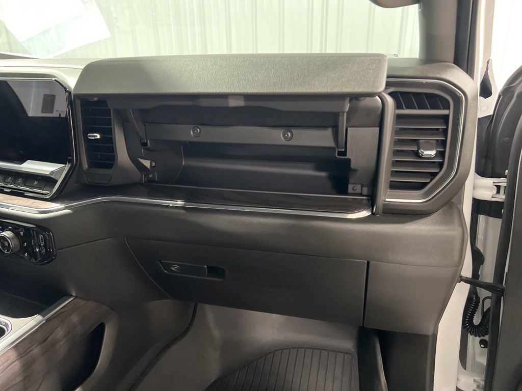 Certified 2024 Chevrolet Silverado 1500 LTZ AWD/4WD image 25