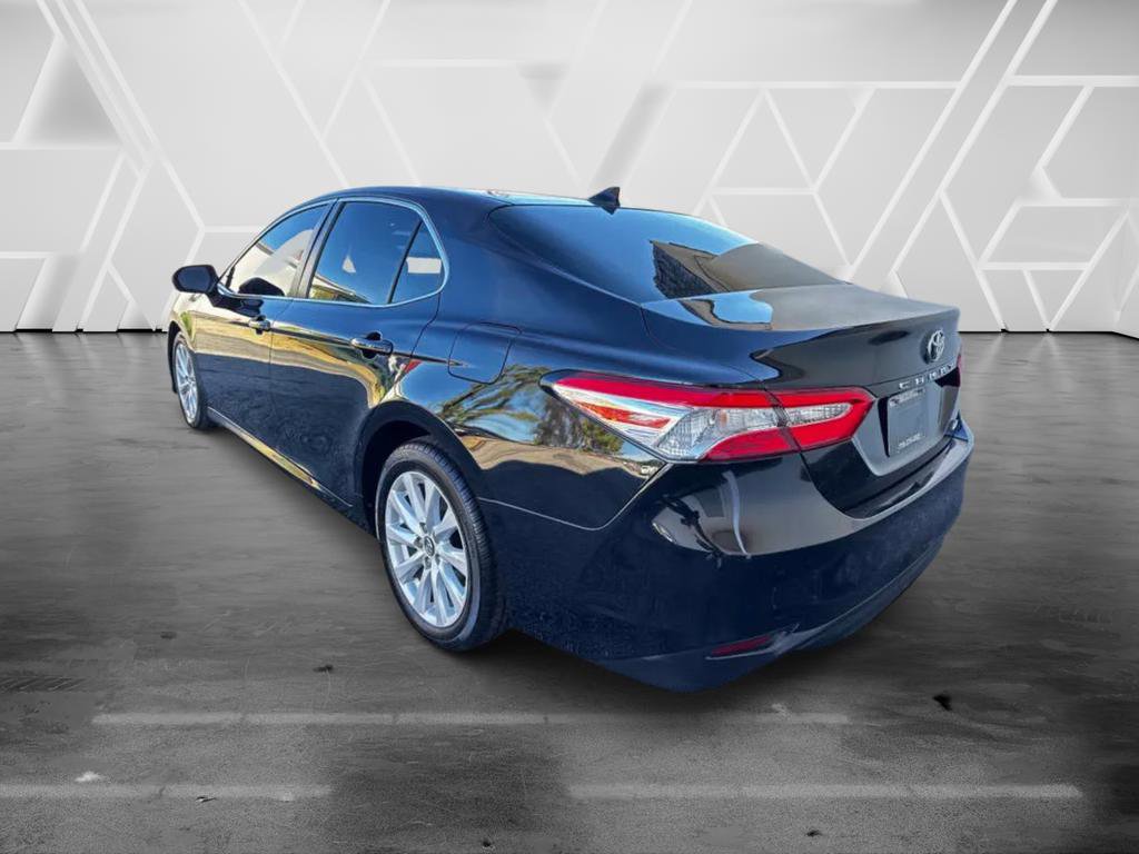 Used 2019 Toyota Camry LE image 10