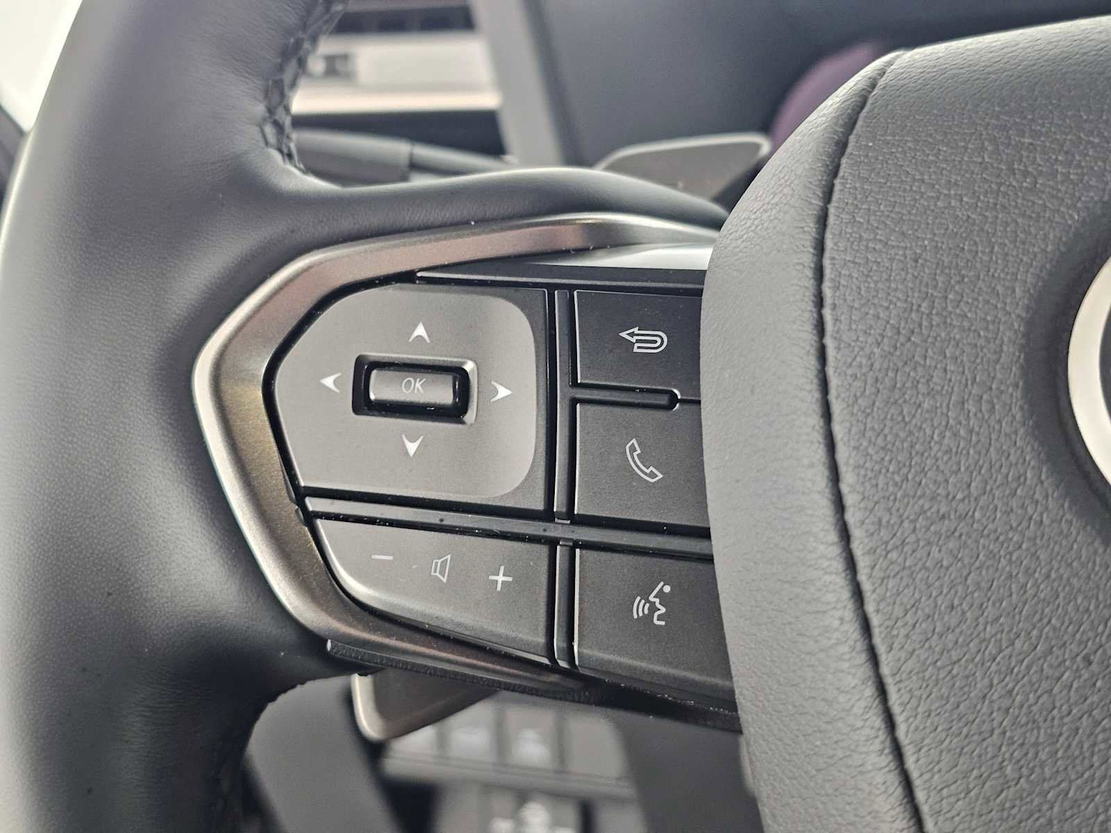 Used 2025 Lexus GX 550 w/ Accessory Package (31) image 29