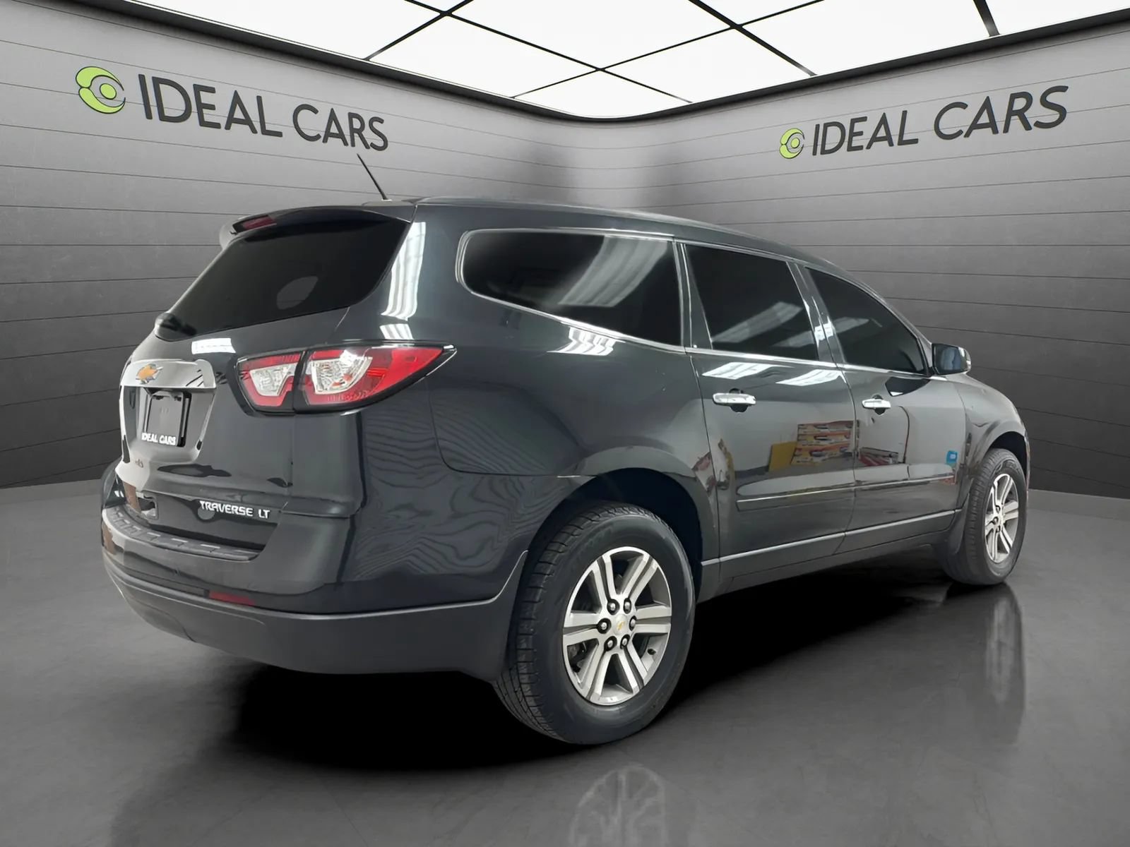 Used 2015 Chevrolet Traverse LT FWD image 5