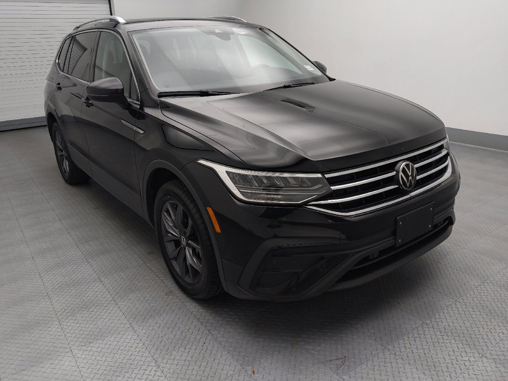 Used 2023 Volkswagen Tiguan SE w/ Panoramic Sunroof Package FWD image 14
