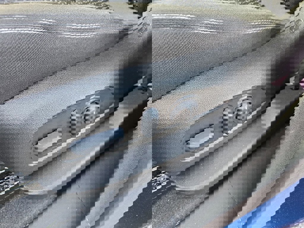 Used 2023 GMC Terrain SLE w/ Driver Convenience Package image 14