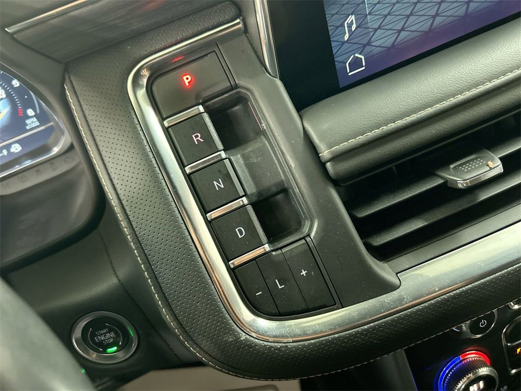 Used 2022 GMC Yukon SLT w/ SLT Premium Package image 17