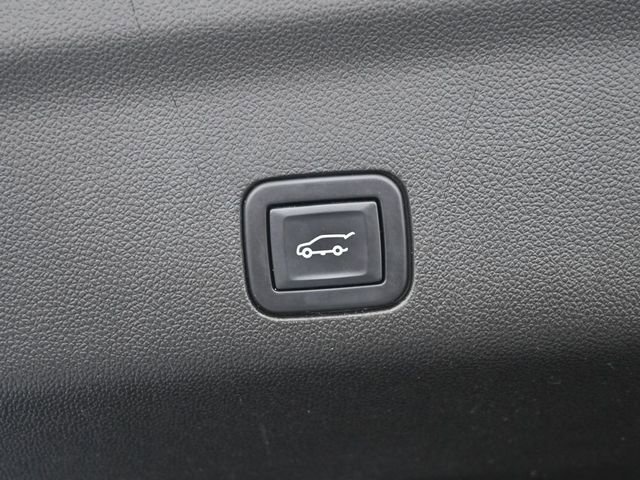 Used 2022 Chevrolet Tahoe RST RWD image 34