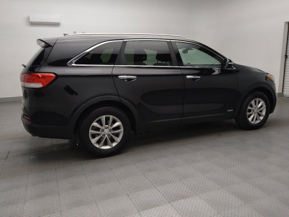 Used 2017 Kia Sorento LX w/ LX Convenience Package image 10