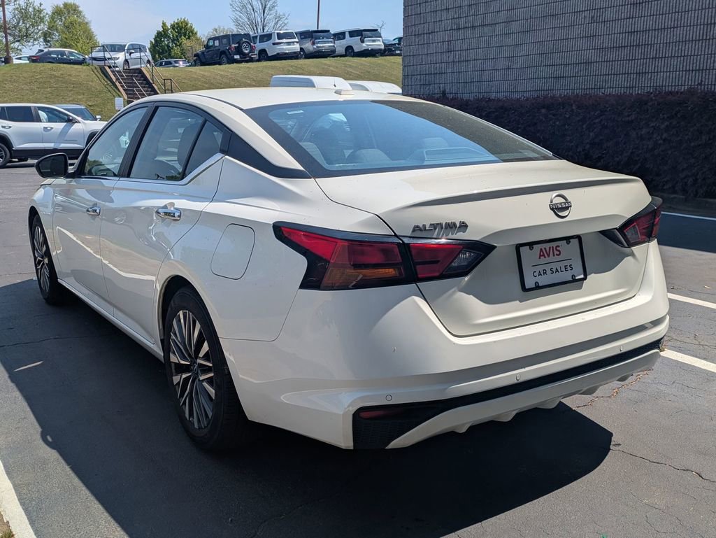 Used 2025 Nissan Altima 2.5 SV image 9