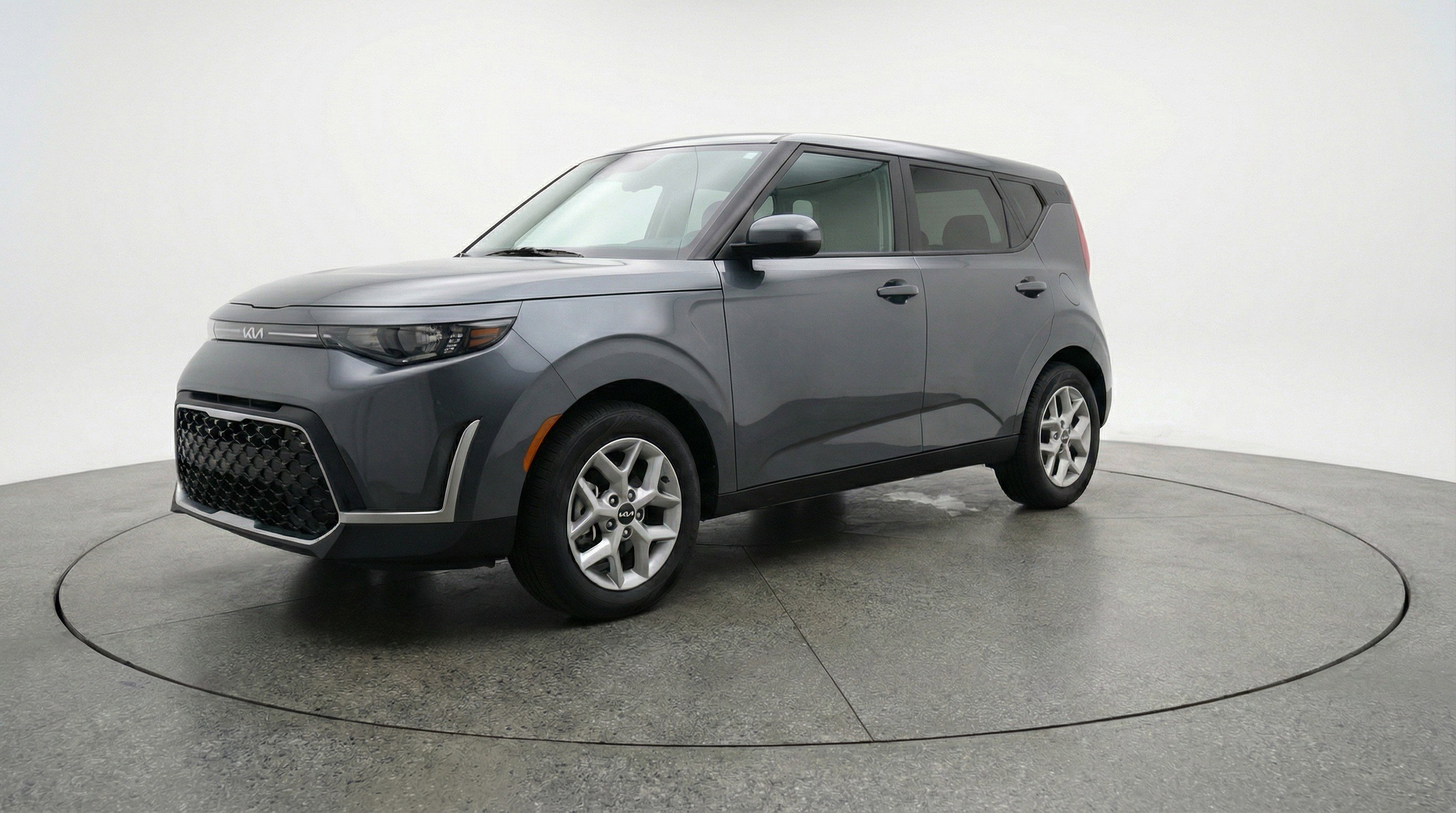 Used 2025 Kia Soul FWD image 3