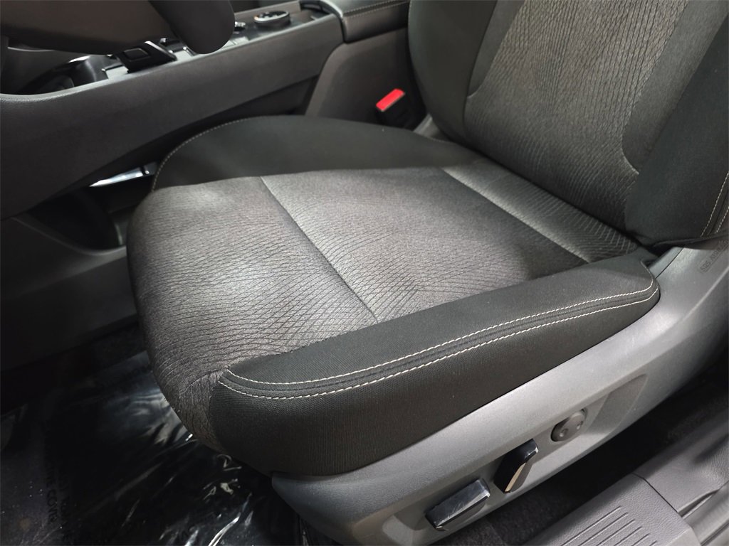 Used 2025 Nissan Rogue SV image 27