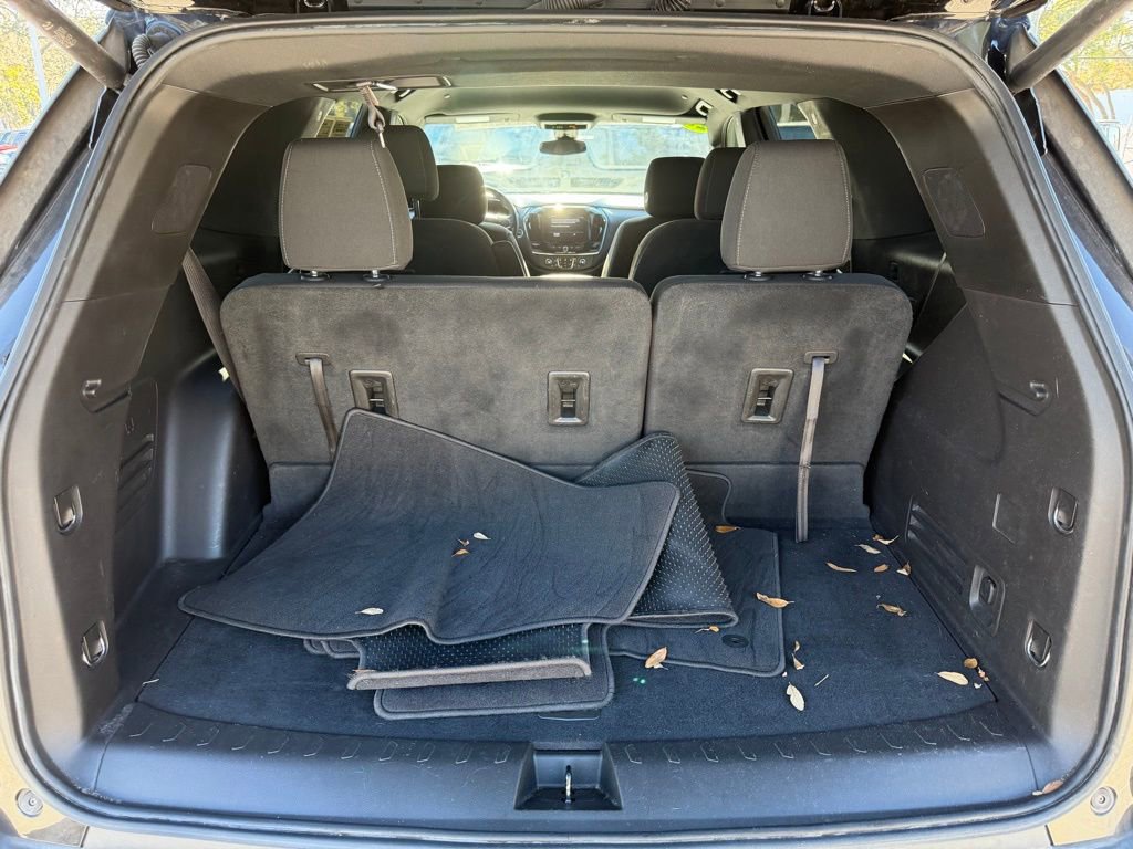 Used 2022 Chevrolet Traverse LT image 38