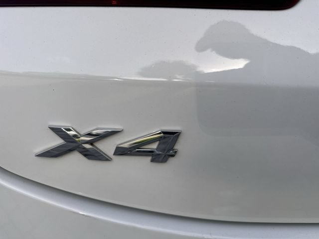 Used 2022 BMW X4 xDrive30i w/ M Sport Package AWD/4WD image 40