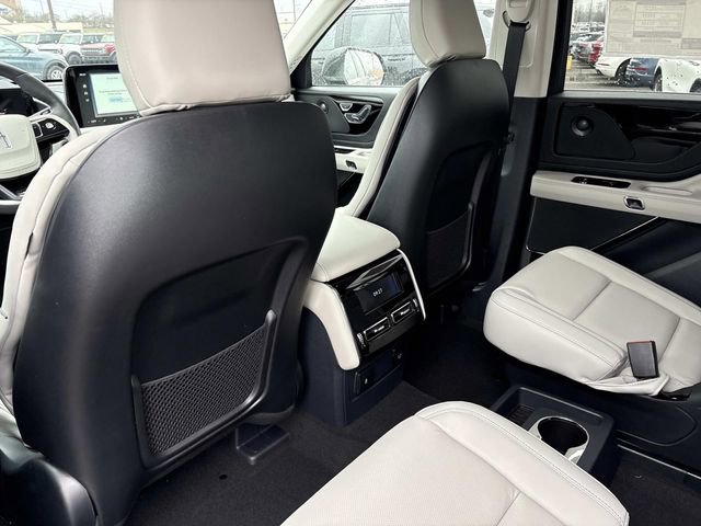 New 2026 Lincoln Aviator Reserve image 17