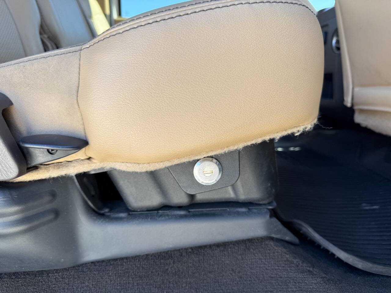 Used 2012 Ford F350 Lariat w/ FX4 4X4 Off-Road Pkg image 25