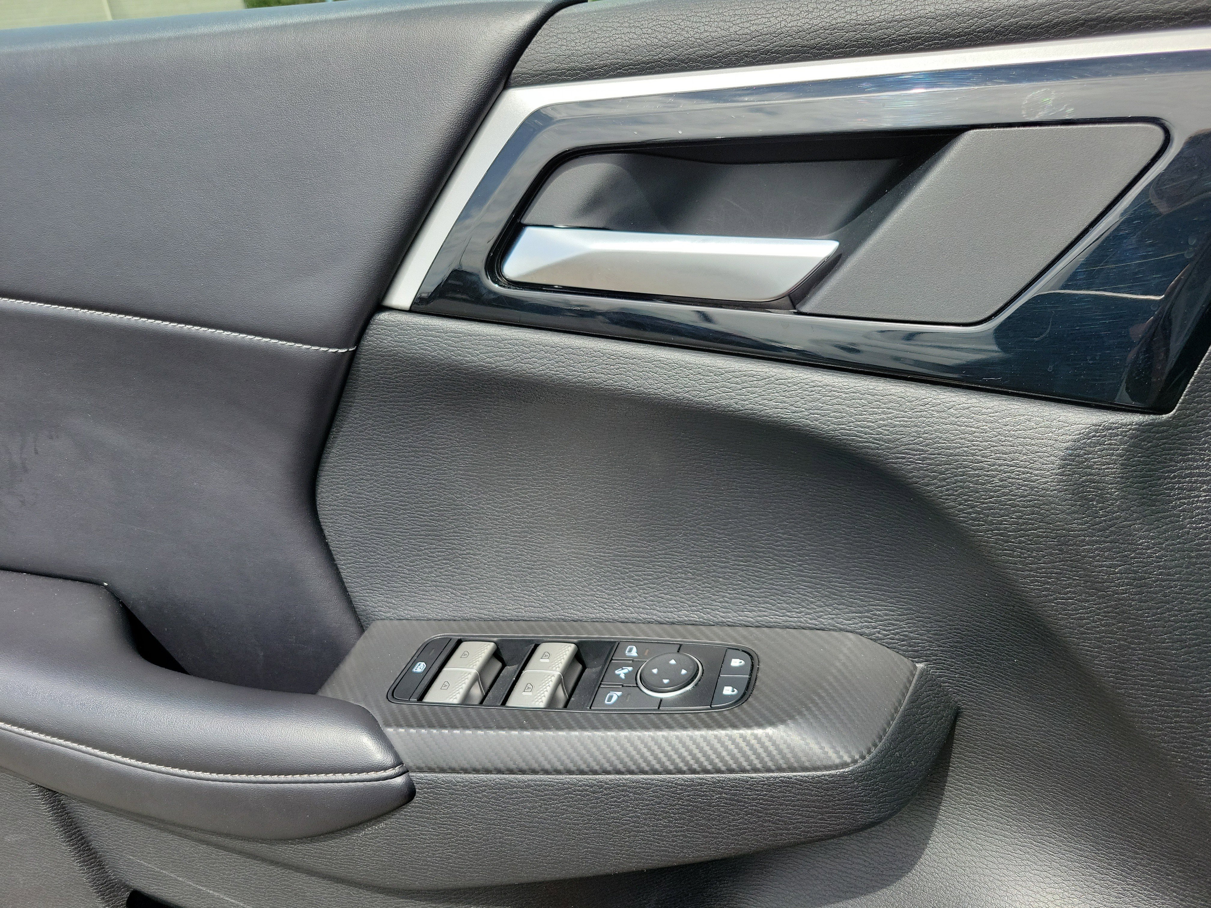 Used 2024 Mitsubishi Outlander SE image 7