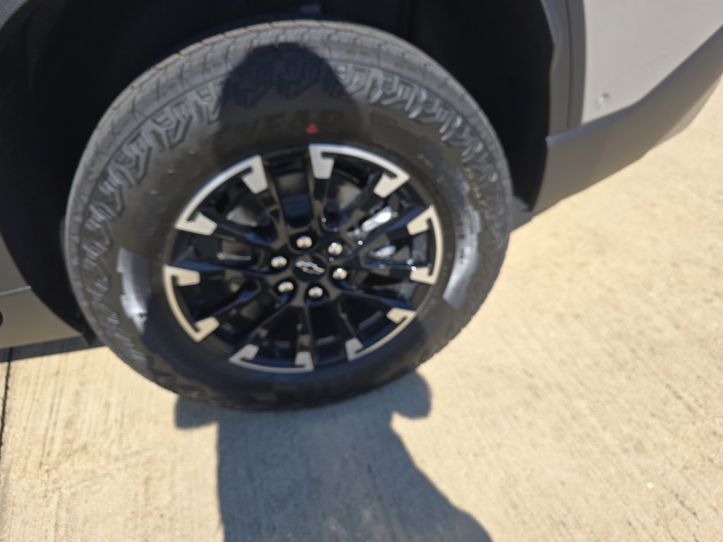 New 2026 Chevrolet Traverse Z71 w/ Enhanced Driving Package image 12