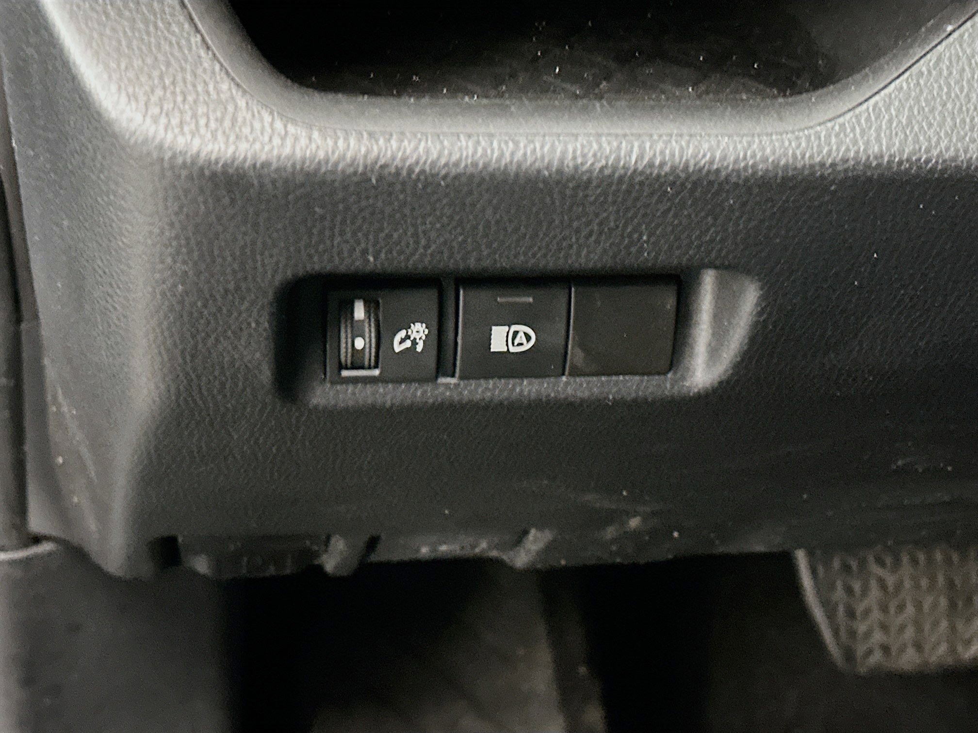 Used 2024 Toyota RAV4 LE image 17