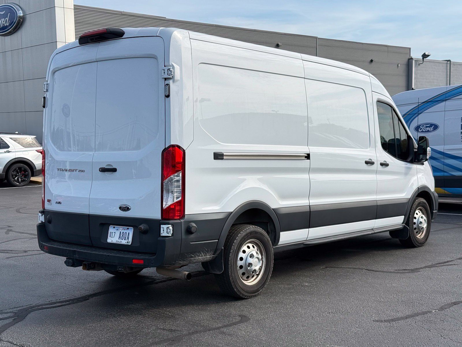 Used 2023 Ford Transit 250 Medium Roof AWD w/ Load Area Protection Package image 4