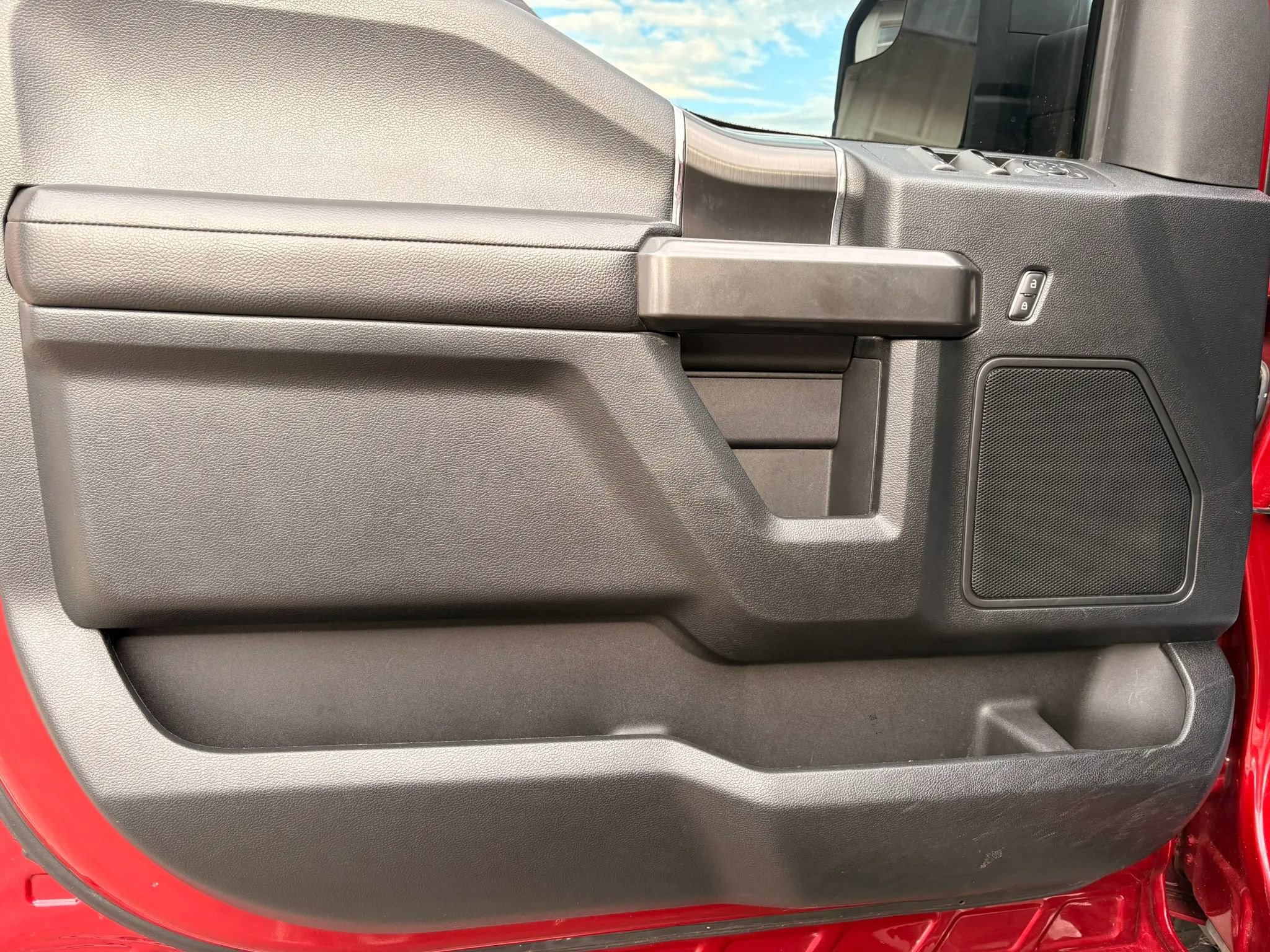 Used 2019 Ford F150 XLT w/ Equipment Group 302A Luxury AWD/4WD image 15