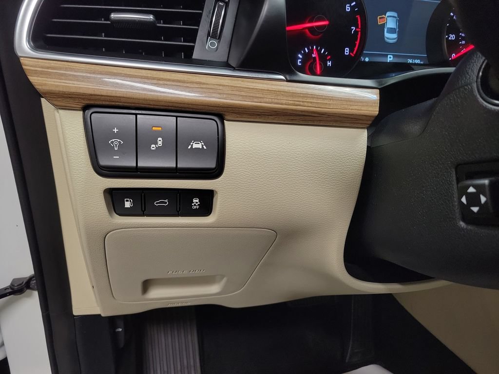 Used 2017 Kia Cadenza Technology FWD image 28