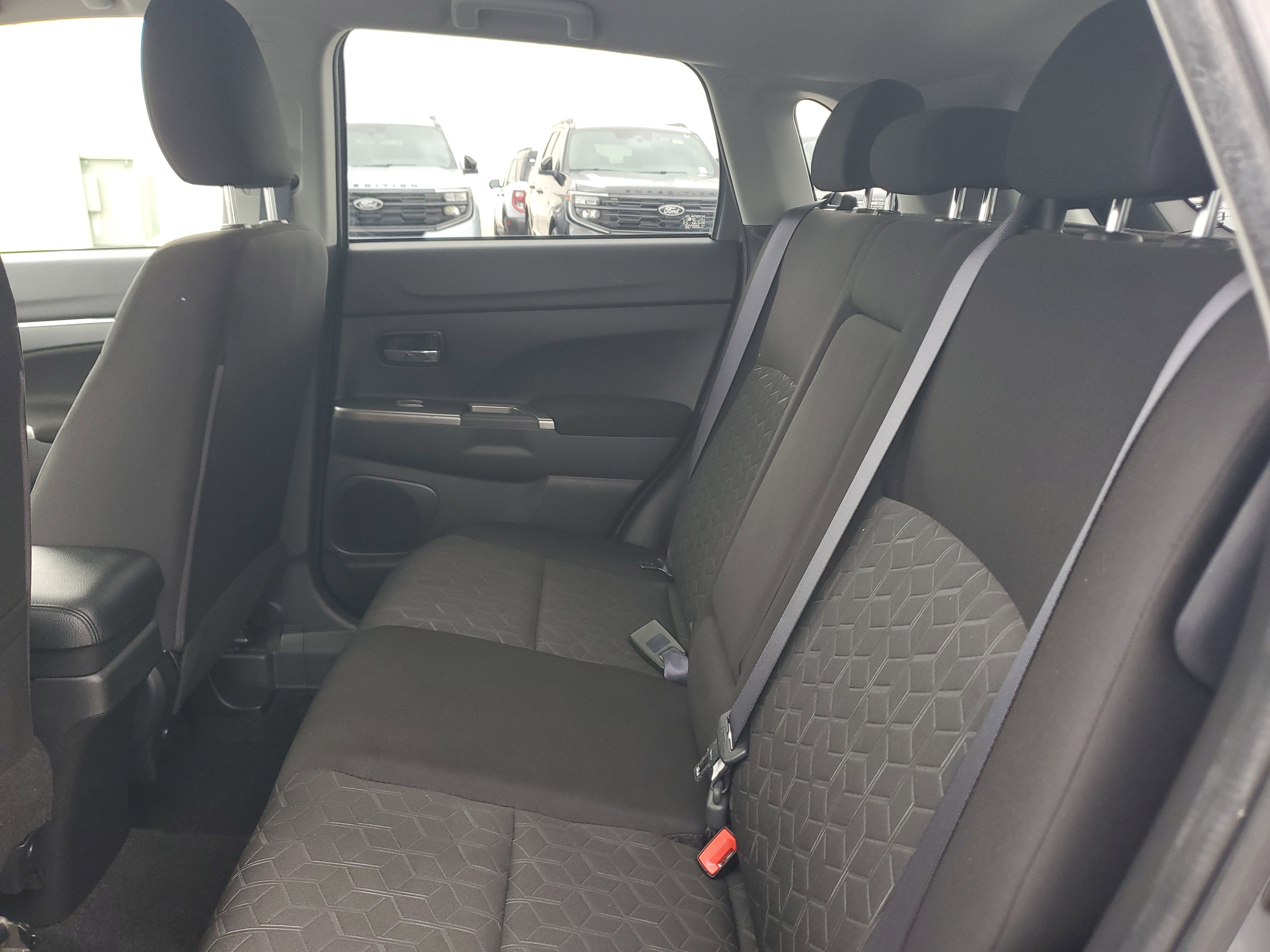 Used 2021 Mitsubishi Outlander Sport SE FWD image 12