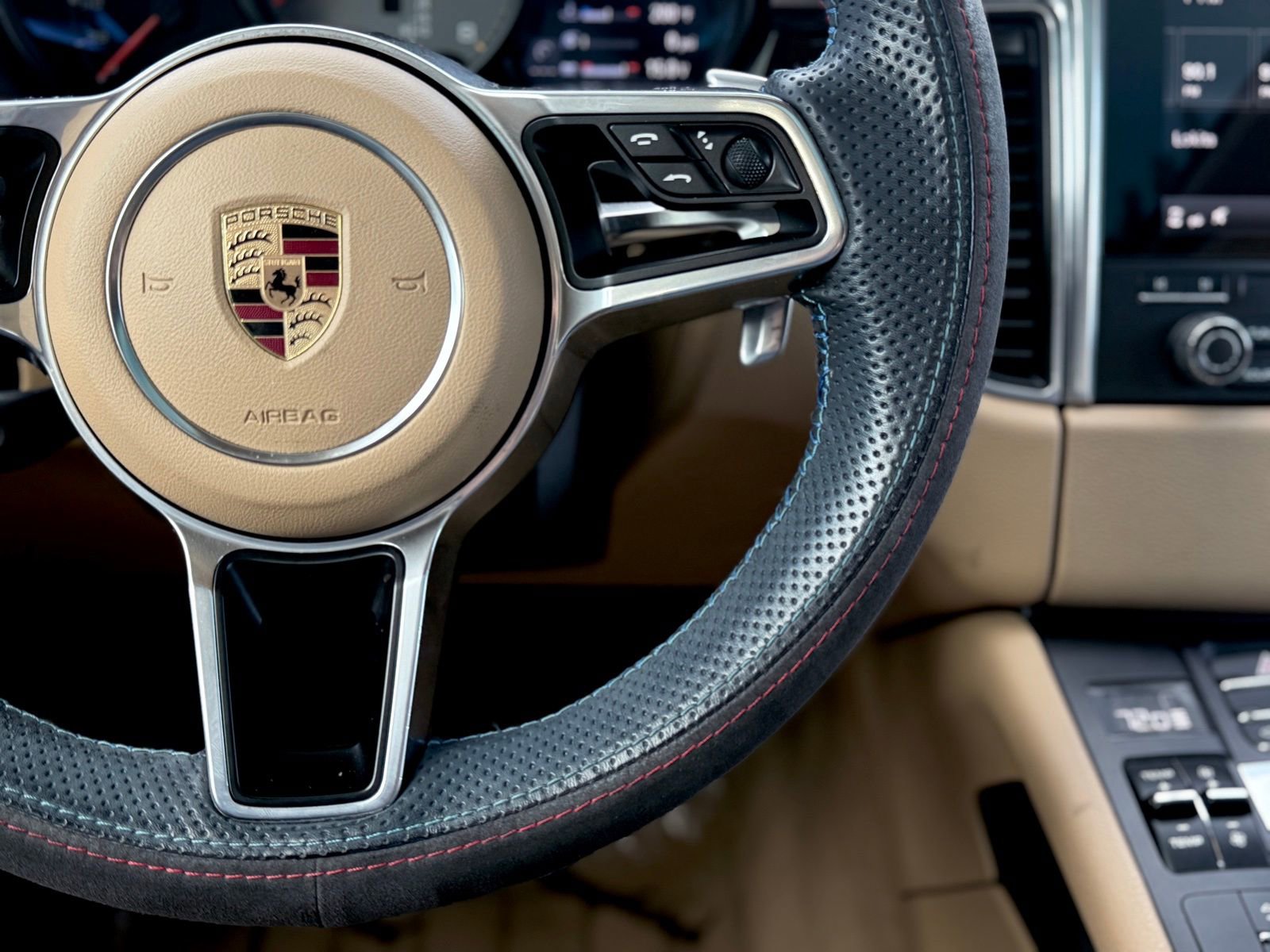 Used 2017 Porsche Macan S image 26