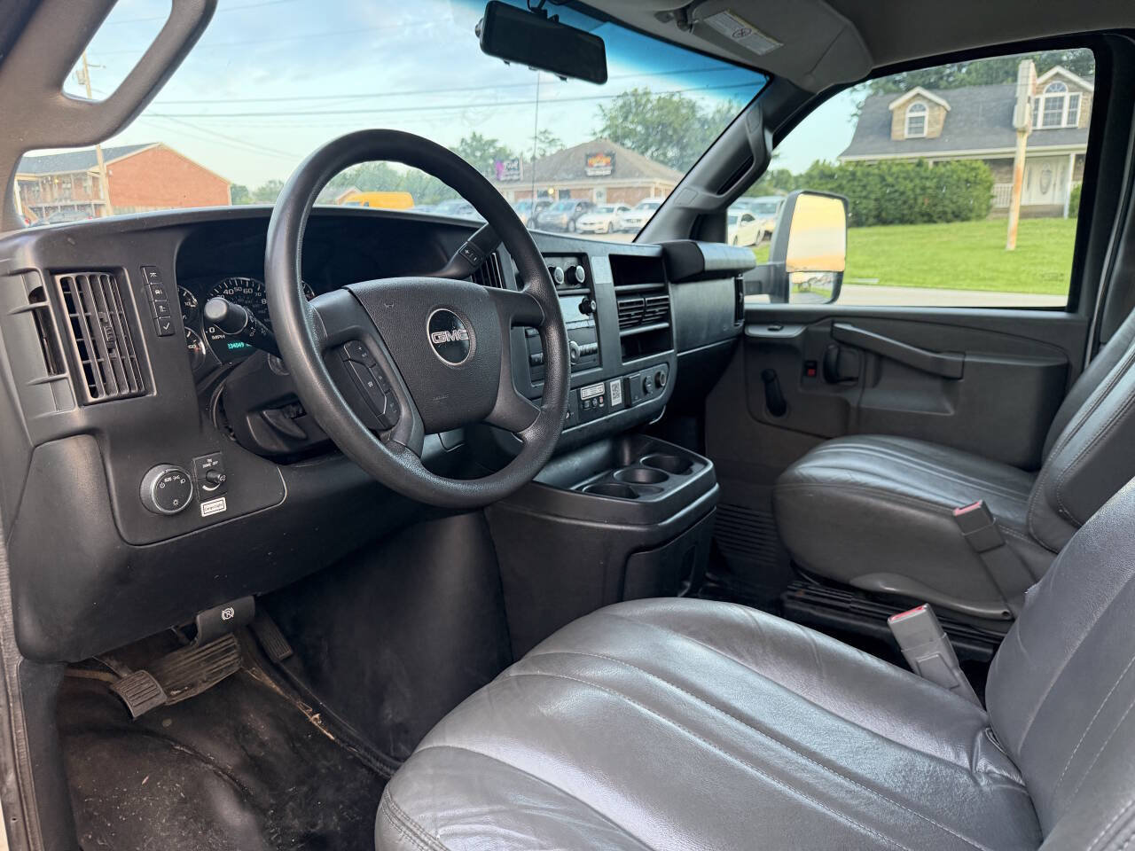 Used 2018 GMC Savana 3500 Extended w/ Driver Convenience Package RWD image 14