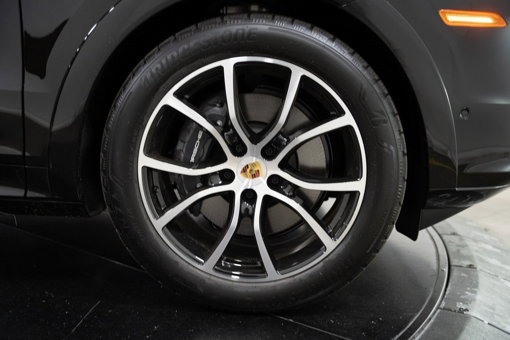 Used 2024 Porsche Cayenne image 14