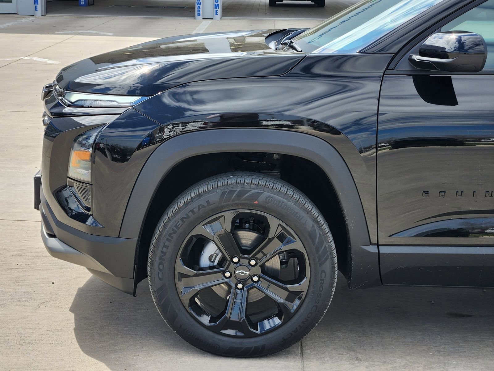 New 2026 Chevrolet Equinox LT w/ Midnight Edition image 9