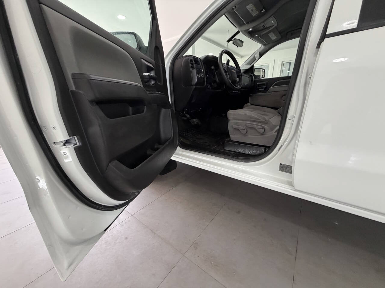 Used 2016 Chevrolet Silverado 1500 Custom w/ Custom Convenience Package AWD/4WD image 24