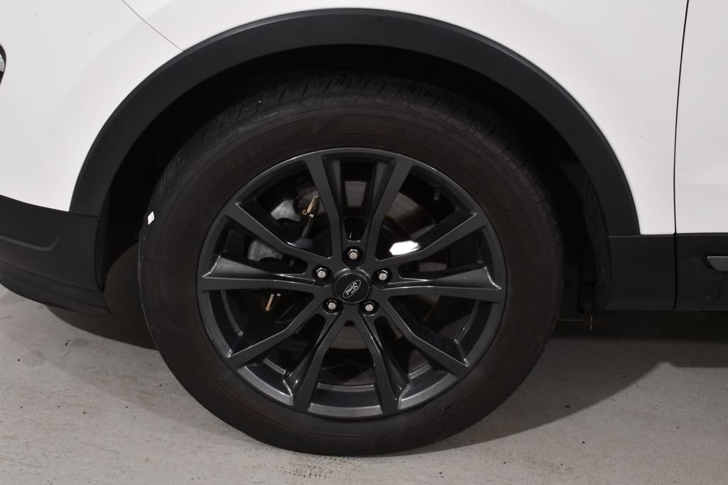 Used 2019 Ford Explorer XLT w/ Equipment Group 202A AWD/4WD image 24