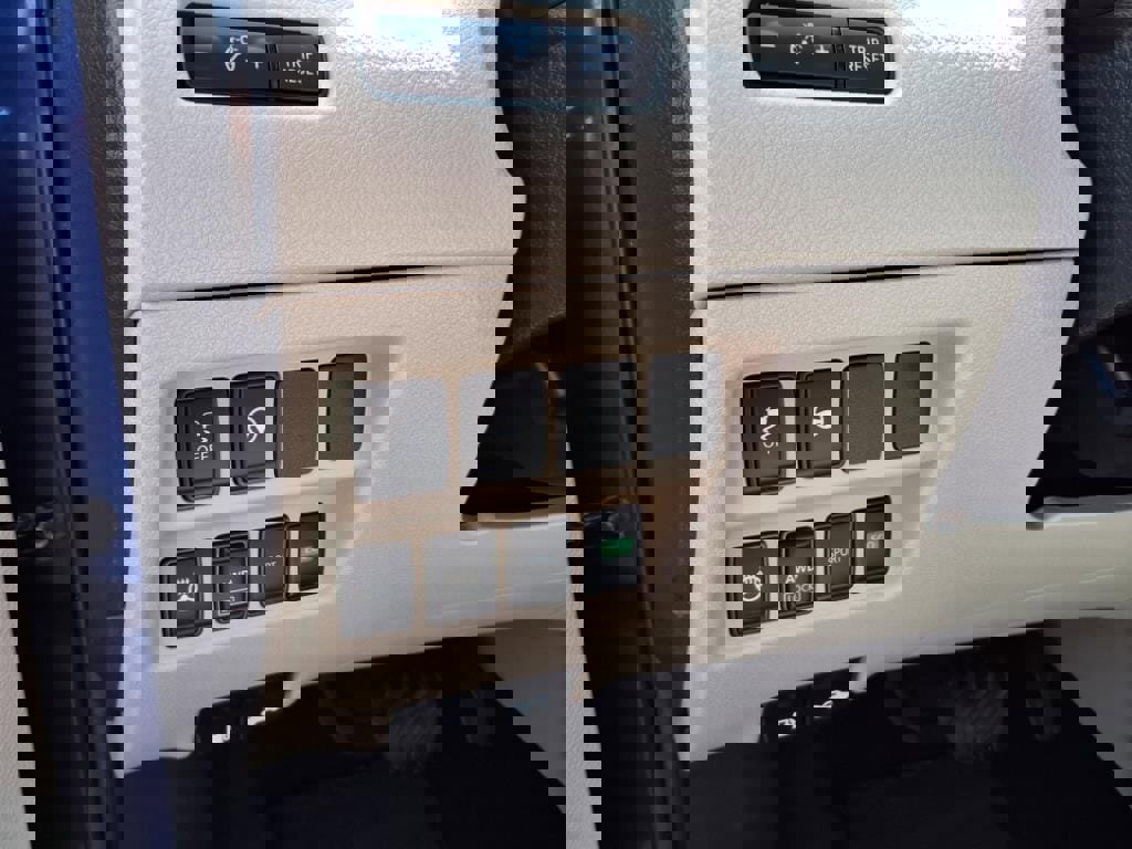 Used 2022 Nissan Rogue Sport SV w/ Technology Package image 15