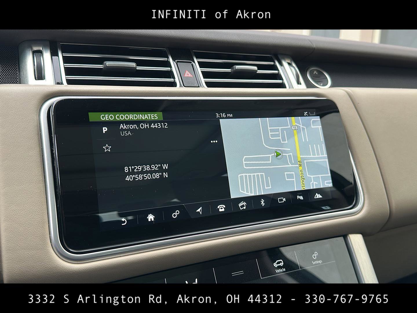 Used 2020 Land Rover Range Rover HSE image 6