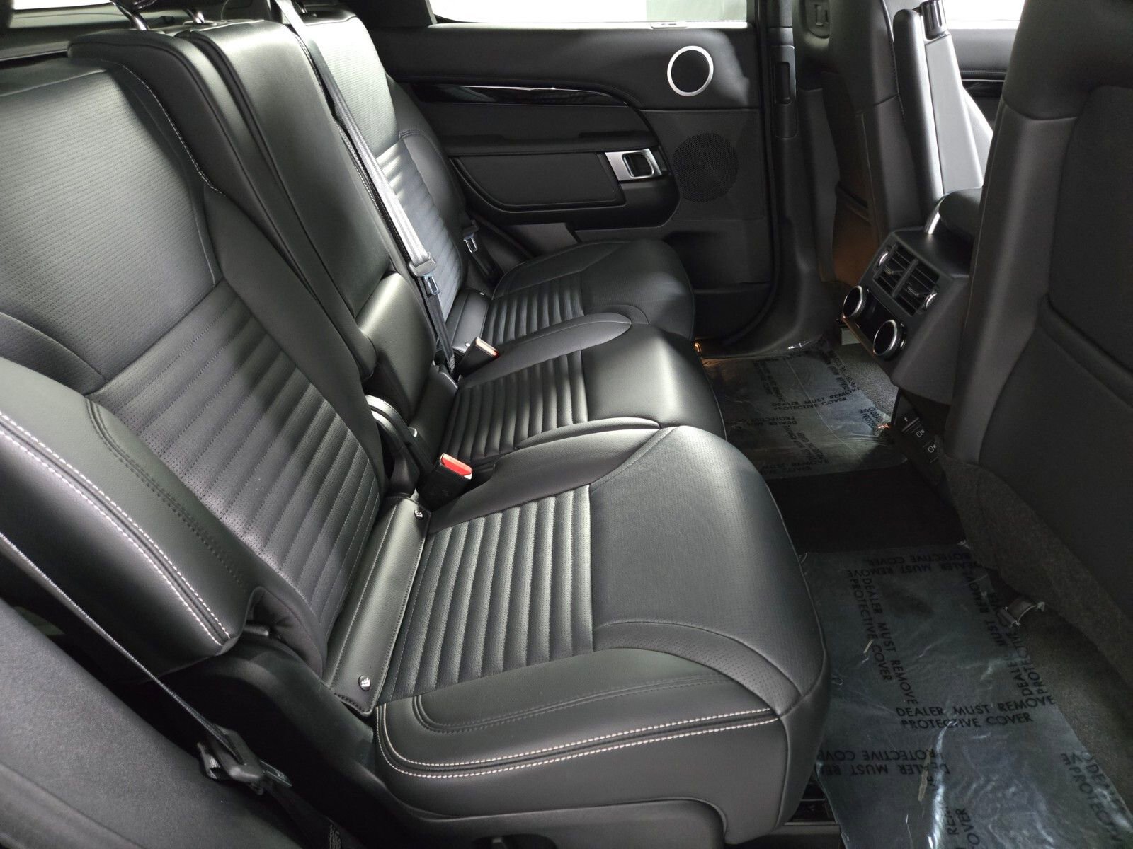 Used 2025 Land Rover Discovery S AWD/4WD image 18