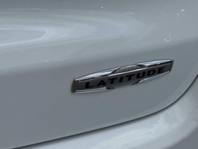 Used 2024 Jeep Compass Latitude AWD/4WD image 17