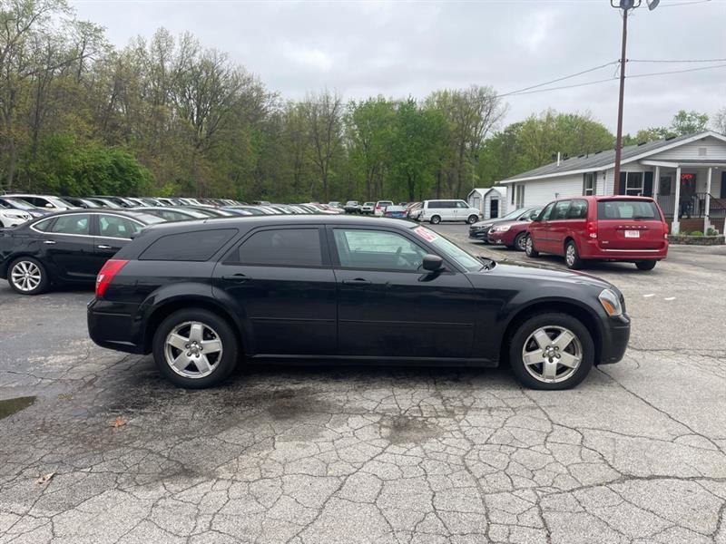 Used 2005 Dodge Magnum SXT w/ Comfort Seating Group AWD/4WD image 4