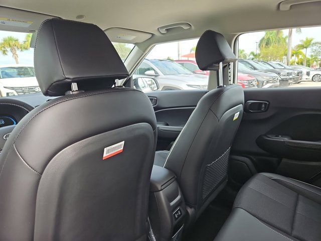 New 2025 Hyundai Venue Limited image 9