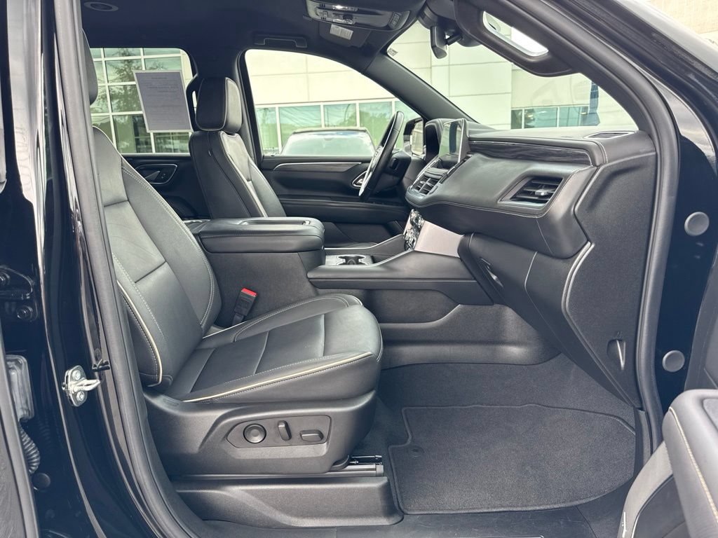 Used 2024 GMC Yukon XL SLT AWD/4WD image 18