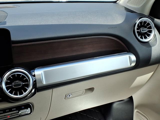 Used 2022 Mercedes-Benz GLB 250 image 24