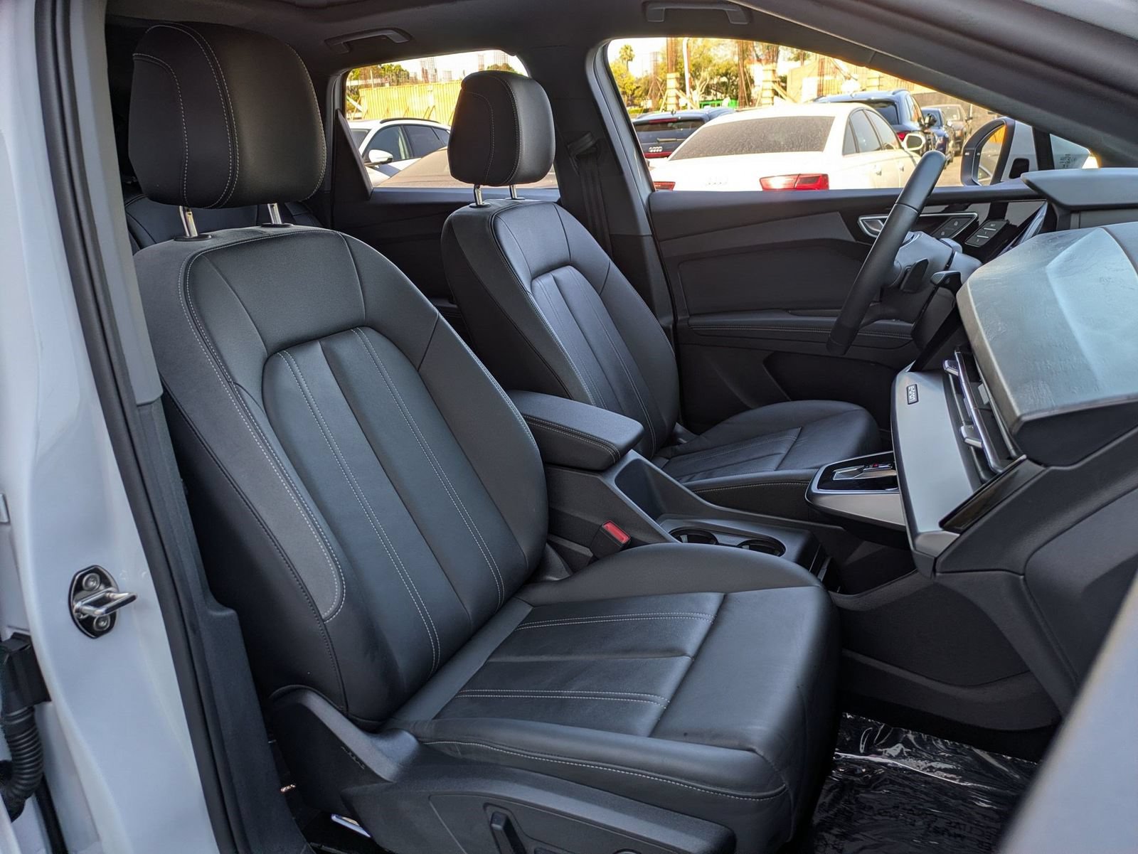 Used 2025 Audi Q4 e-tron Premium w/ Convenience Package AWD/4WD image 28