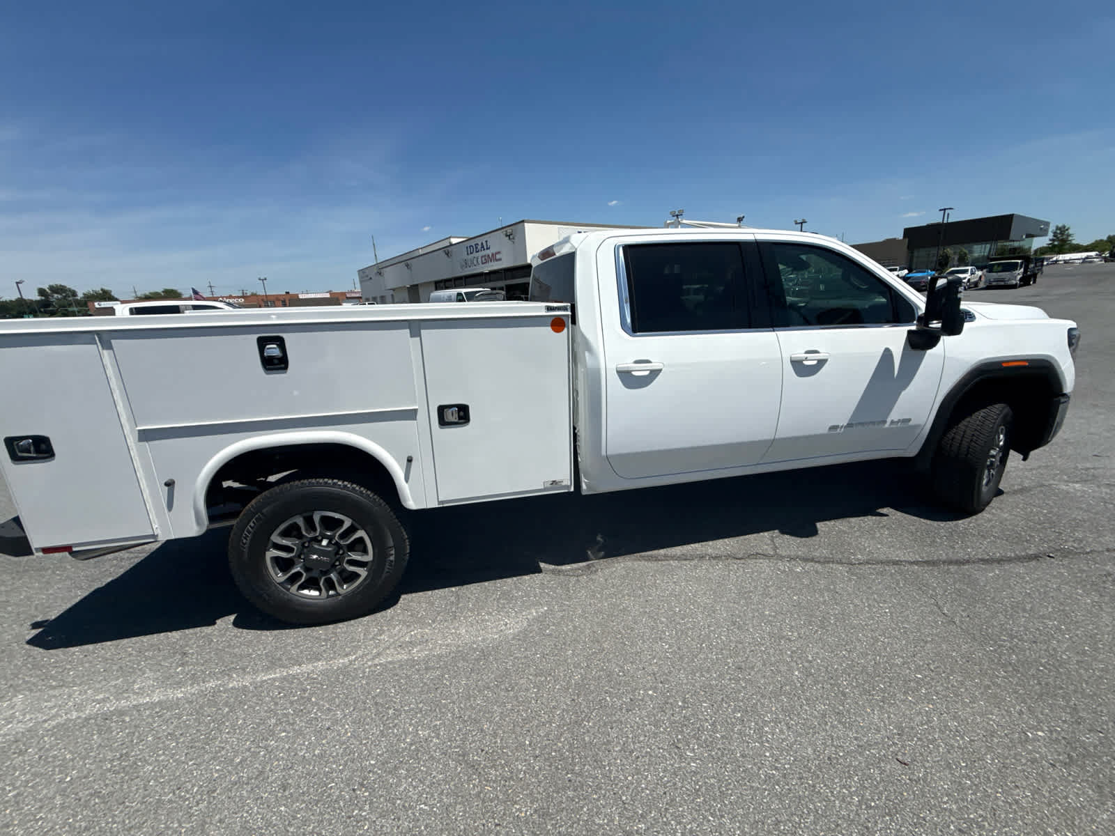 New 2026 GMC Sierra 3500 SLE w/ SLE Convenience Package AWD/4WD image 23
