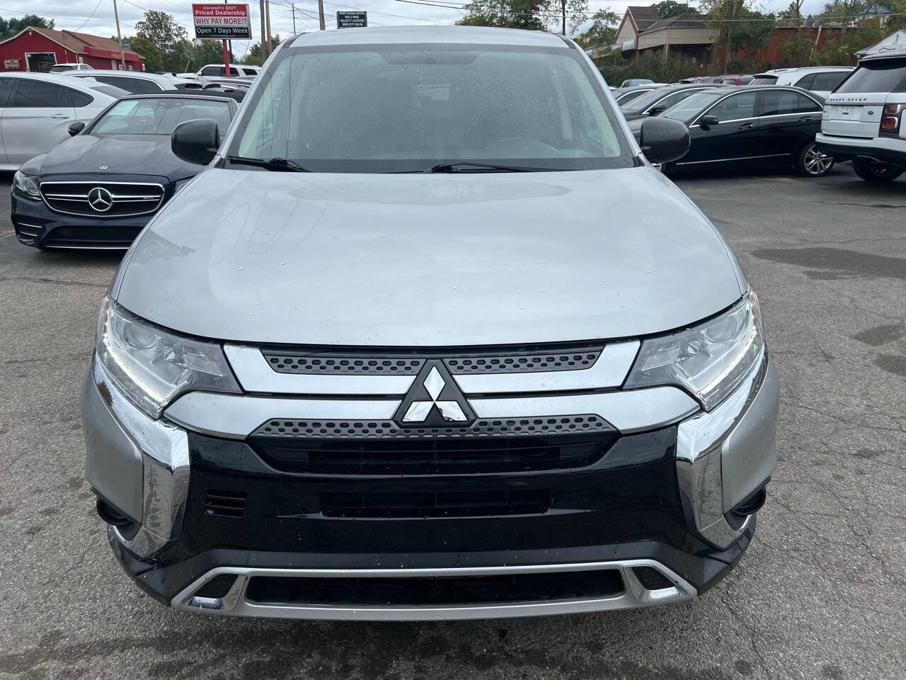 Used 2020 Mitsubishi Outlander ES image 3