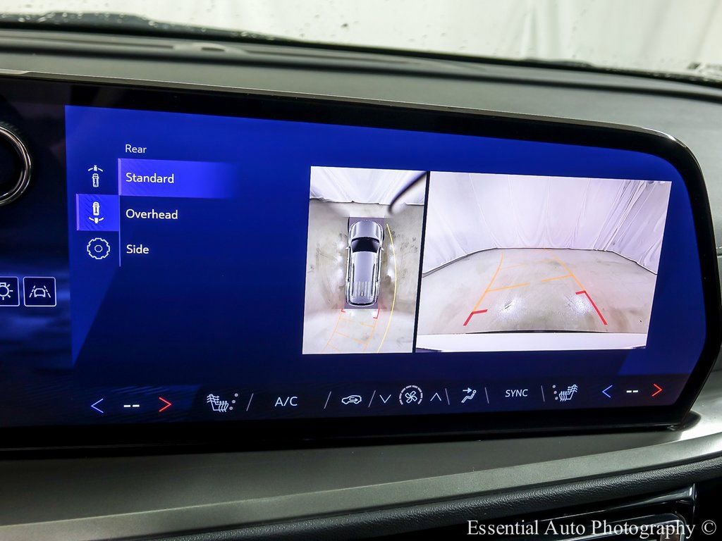 Certified 2024 Chevrolet Traverse LT image 16