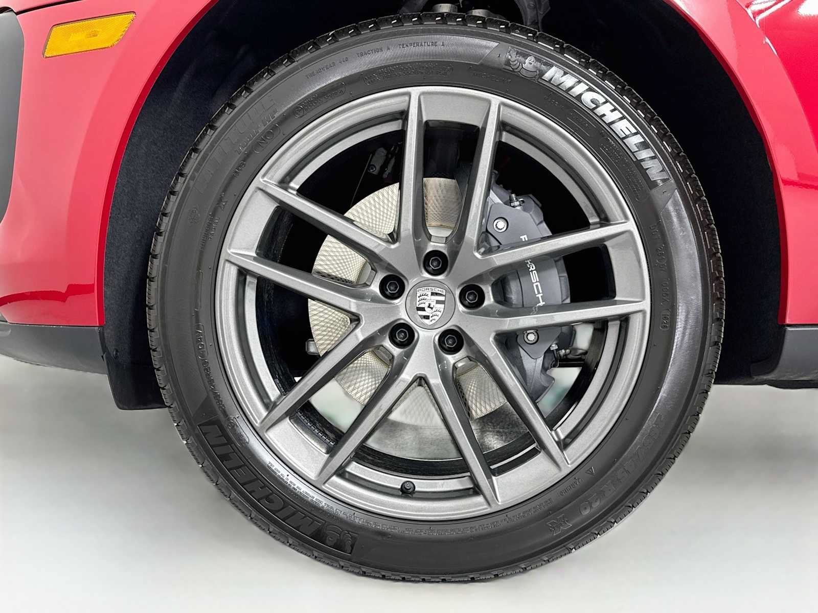 New 2026 Porsche Macan Turbo AWD/4WD image 32