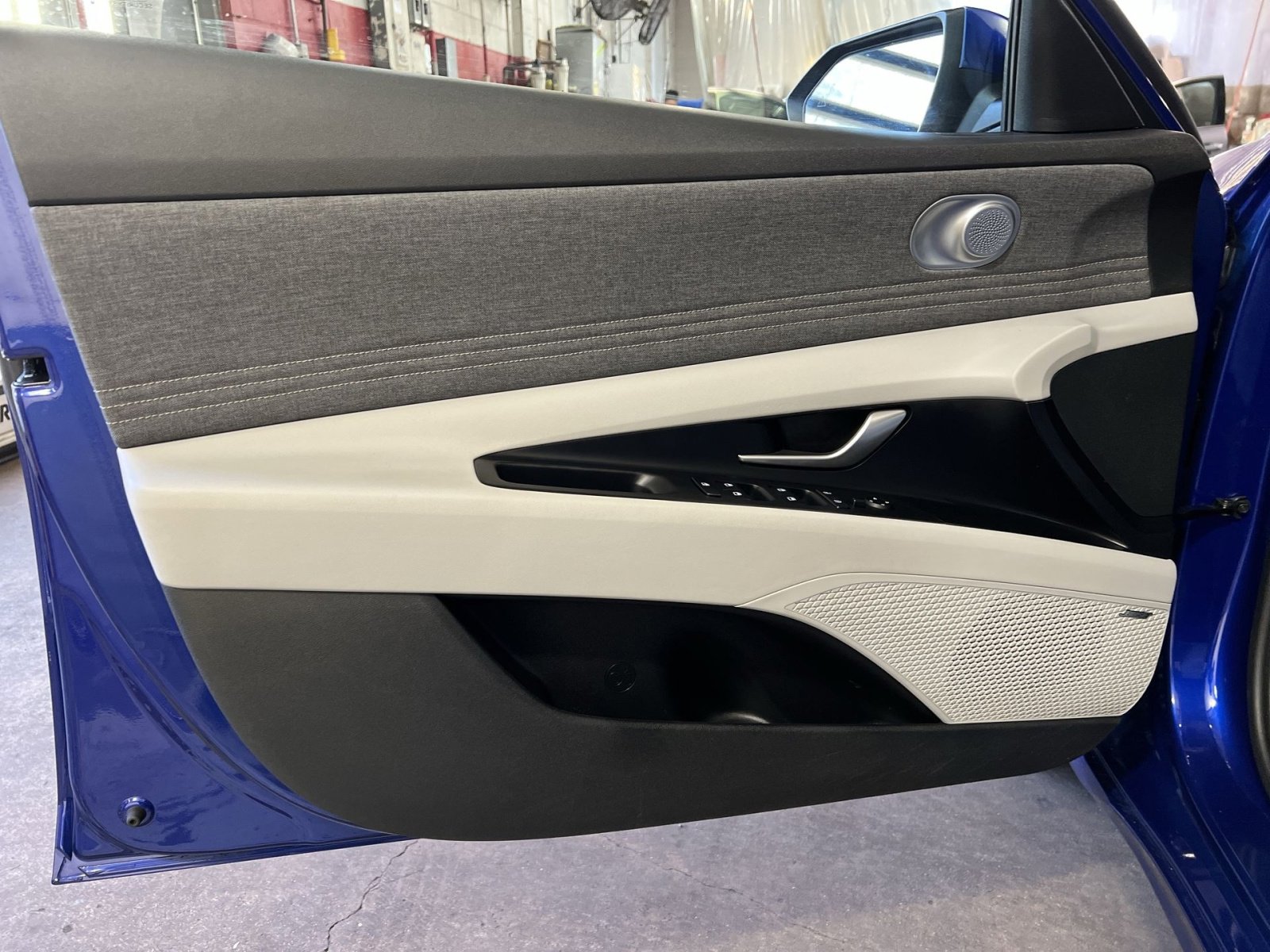 Used 2021 Hyundai Elantra Limited w/ Cargo Package image 14