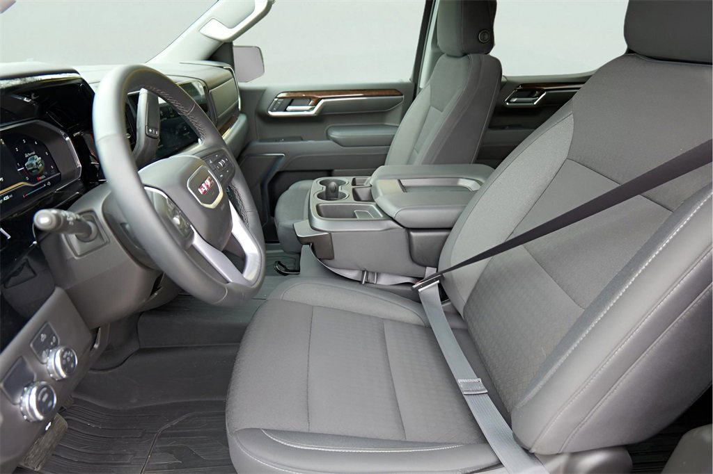 New 2025 GMC Sierra 1500 Elevation image 9